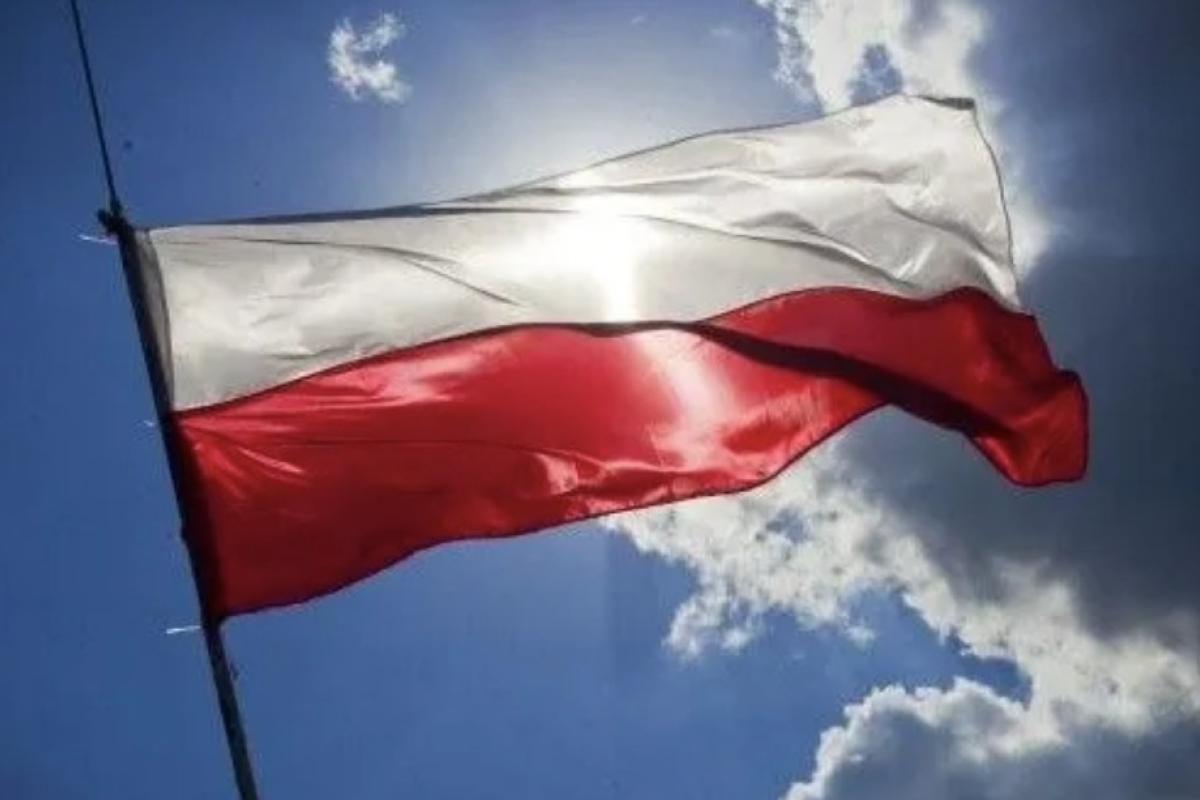 У повітряному просторі Польщі було зафіксовано невідомий об'єкт під час ракетної атаки на Україну У повітряному просторі Польщі було зафіксовано невідомий об'єкт під час ракетної атаки на Україну