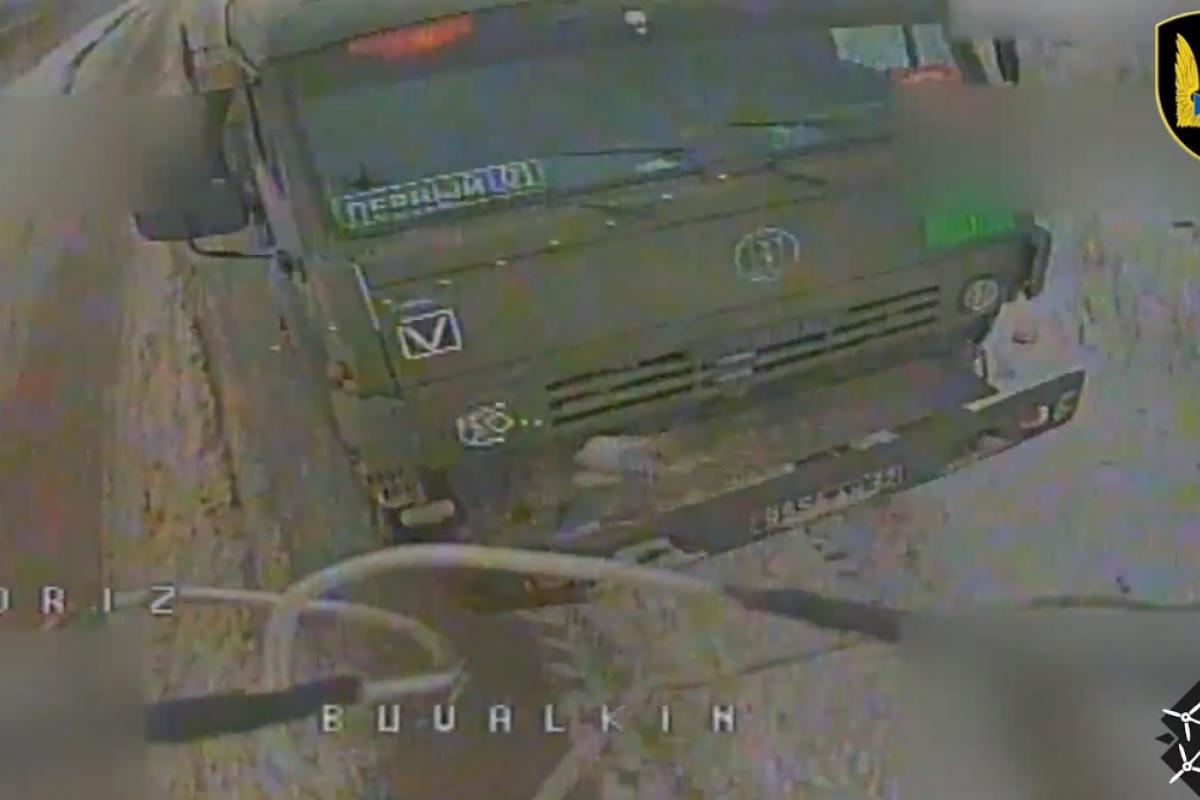 Поблизу Лисичанська українські воїни за допомогою FPV-дронів продовжують знищувати техніку окупантів Поблизу Лисичанська українські воїни за допомогою FPV-дронів продовжують знищувати техніку окупантів