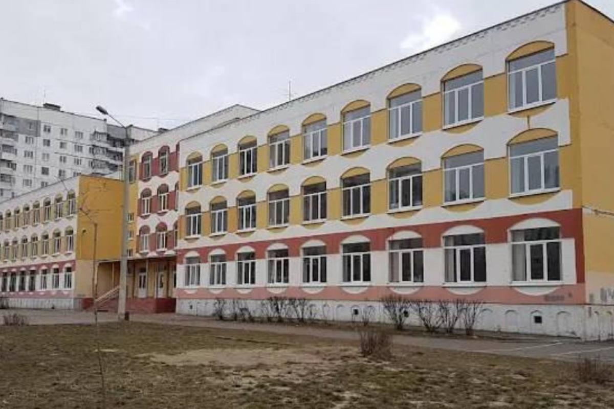В российском Брянске восьмиклассница устроила стрельбу в гимназии: есть жертвы и пострадавшие В российском Брянске восьмиклассница устроила стрельбу в гимназии: есть жертвы и пострадавшие