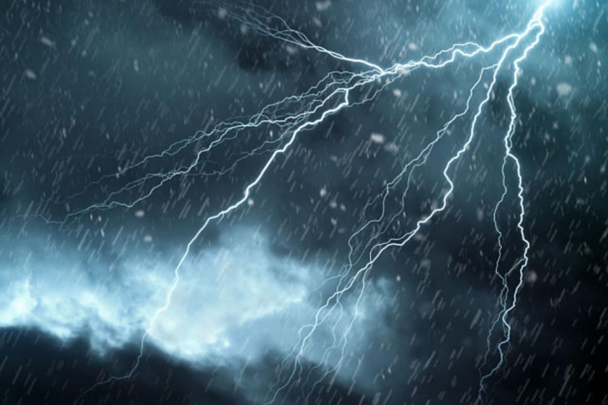 Снежная гроза: Жители Киева и Чернигова наблюдали редкое метеорологическое явление Снежная гроза: Жители Киева и Чернигова наблюдали редкое метеорологическое явление