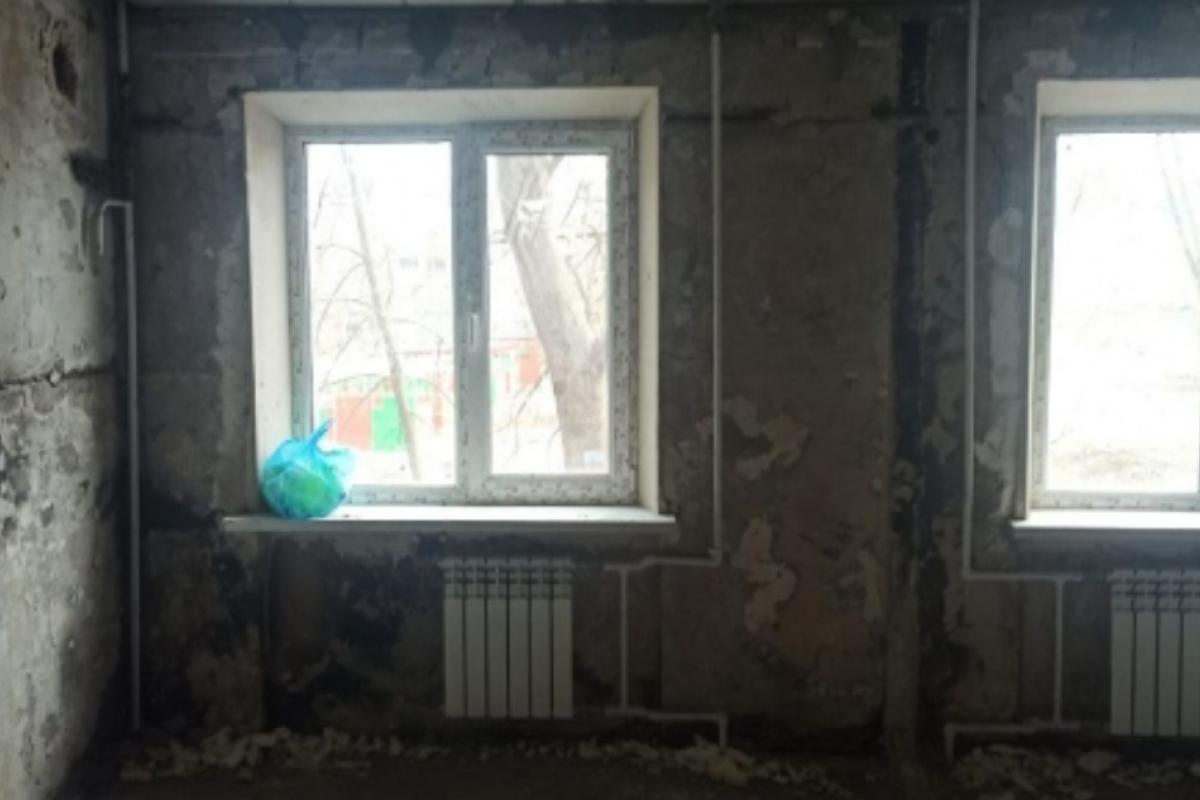 Иллюзия восстанавления: В сети показали, как в Мариуполе "ремонтируют" дома и квартиры Иллюзия восстанавления: В сети показали, как в Мариуполе "ремонтируют" дома и квартиры
