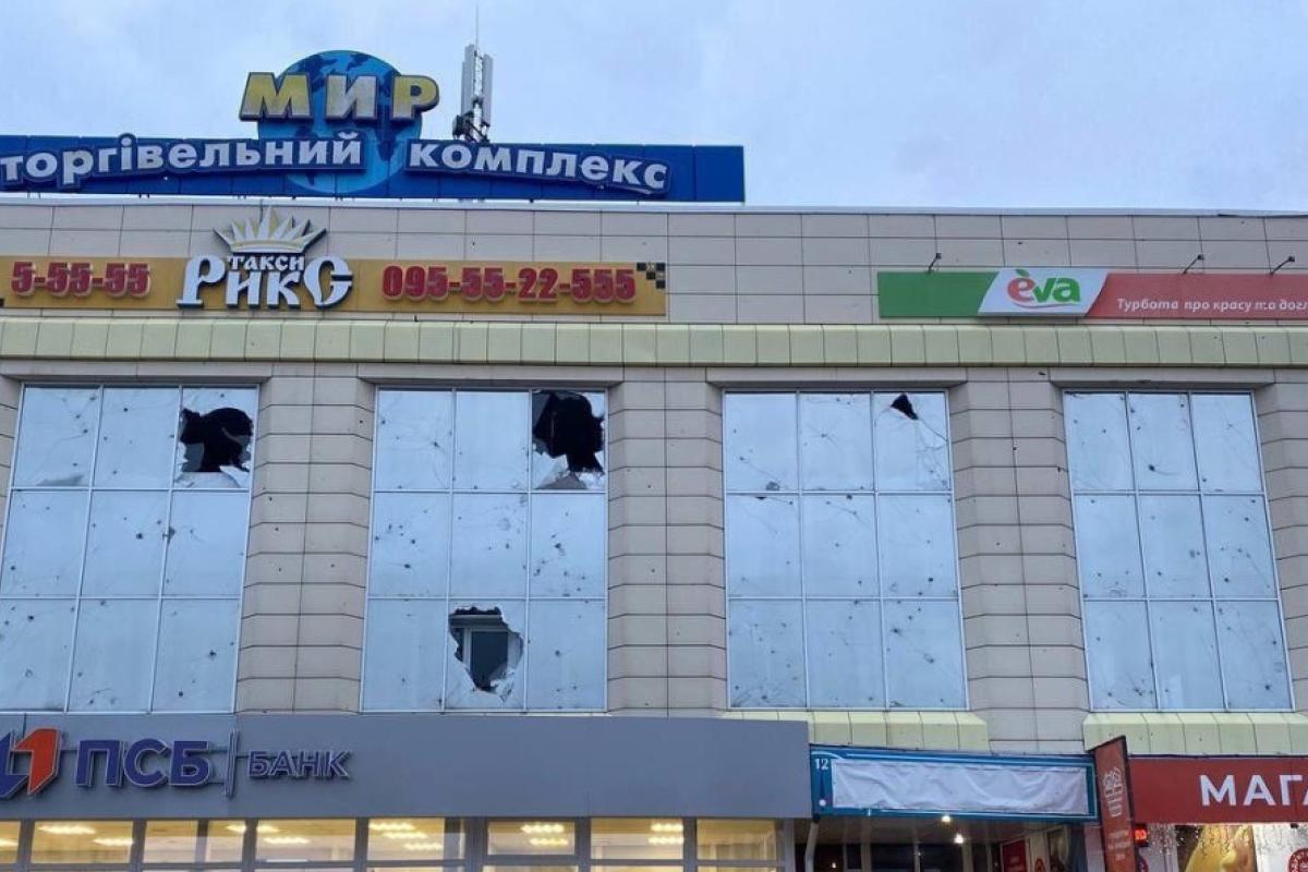 В оккупированном Северодонецке продолжают разрушаться поврежденные обстрелами многоэтажки - фото В оккупированном Северодонецке продолжают разрушаться поврежденные обстрелами многоэтажки - фото