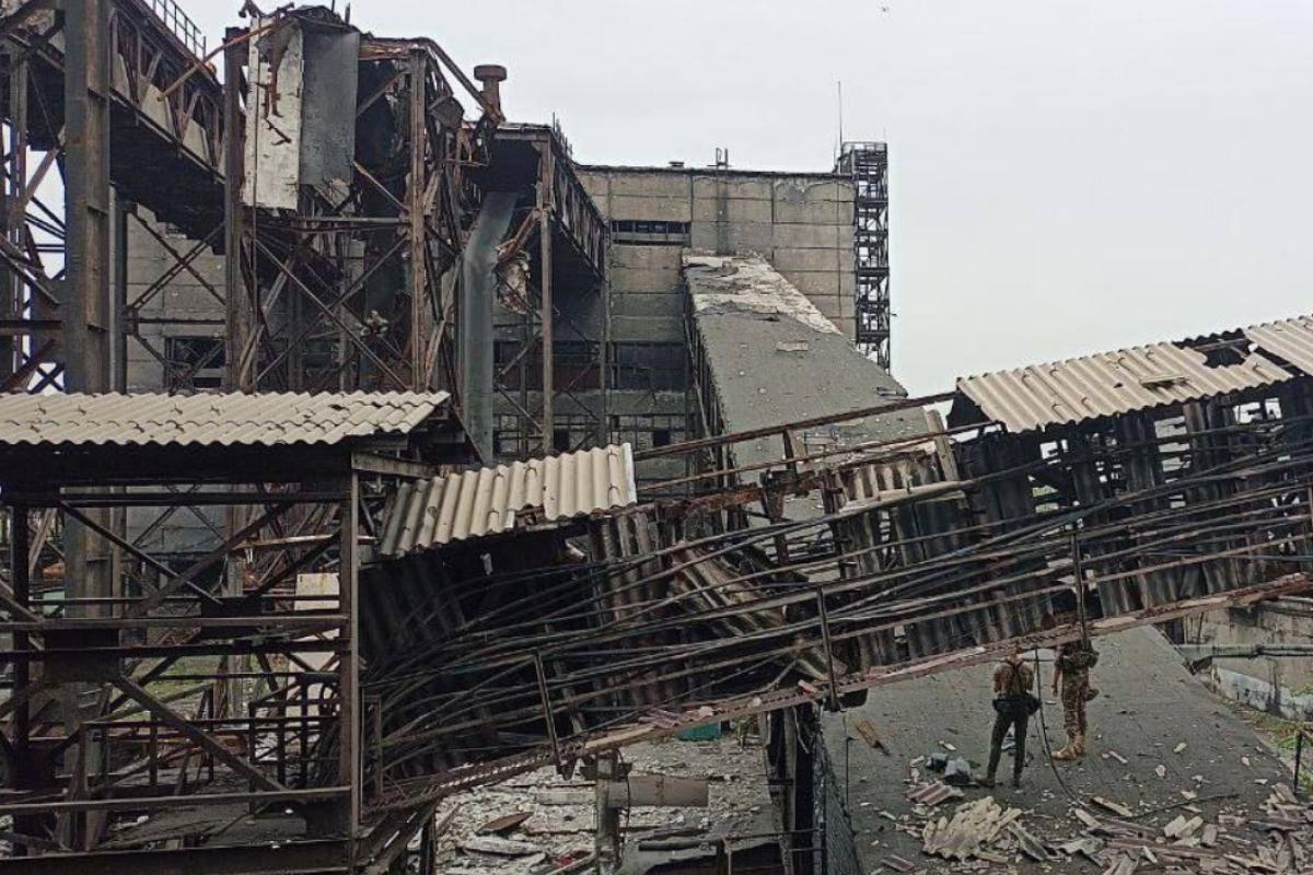 Оккупанты вывозят на лом остатки Авдеевского коксохимического завода Оккупанты вывозят на лом остатки Авдеевского коксохимического завода