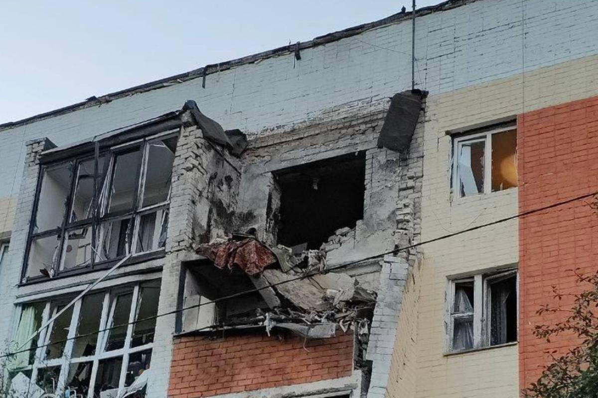 Російська влада заявила про масштабну нічну атаку на Бєлгородську область: є руйнування Російська влада заявила про масштабну нічну атаку на Бєлгородську область: є руйнування
