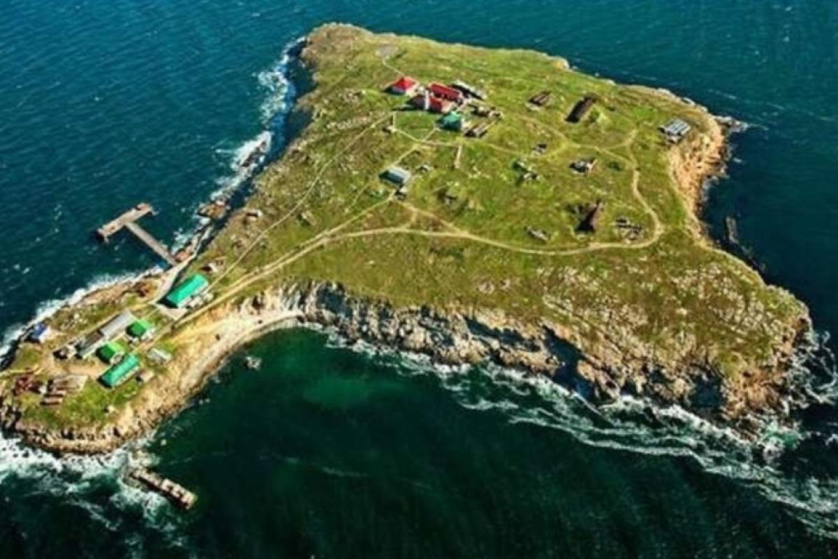 Два роки з дня звільнення острова Зміїний: СБУ оприлюднила унікальні кадри Два роки з дня звільнення острова Зміїний: СБУ оприлюднила унікальні кадри