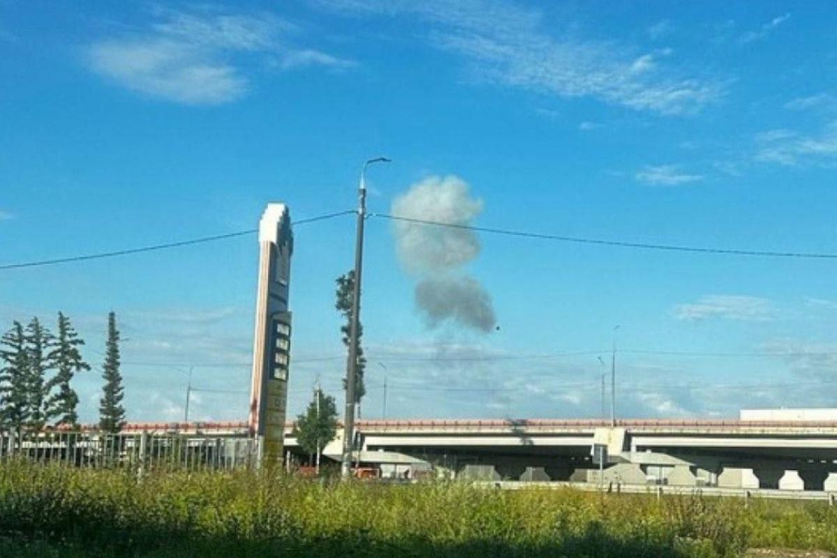 В РФ заявили об атаке БПЛА на Рязанскую область: взрывы раздавались в районе аэродрома Дягилево