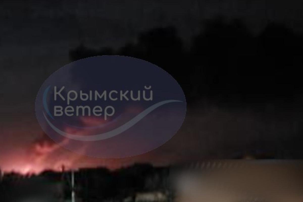 "Бавовна" в Крыму: в результате ночной атаки на аэродроме "Саки" взорвался склад с боеприпасами "Бавовна" в Крыму: в результате ночной атаки на аэродроме "Саки" взорвался склад с боеприпасами