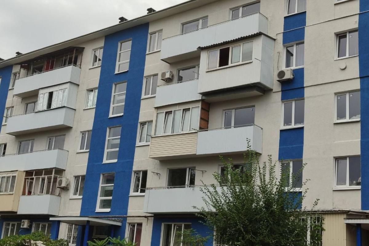 У Сєвєродонецьку створили спеціальну групу, яка вирішує, як фарбувати будинки в окупованому місті У Сєвєродонецьку створили спеціальну групу, яка вирішує, як фарбувати будинки в окупованому місті