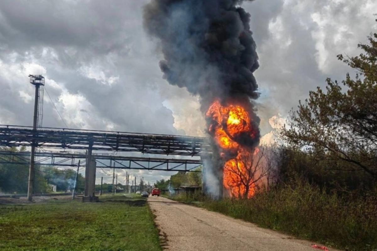 У Башкортостані прогримів вибух на Стерлітамакському нафтохімічному заводі: є постраждалі У Башкортостані прогримів вибух на Стерлітамакському нафтохімічному заводі: є постраждалі