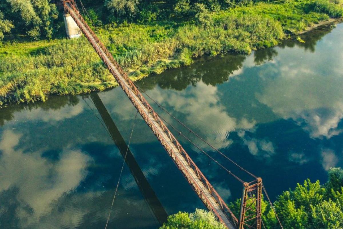 В сети показали, как выглядит Краснянский мост вблизи Приволья на Луганщине после прихода оккупантов