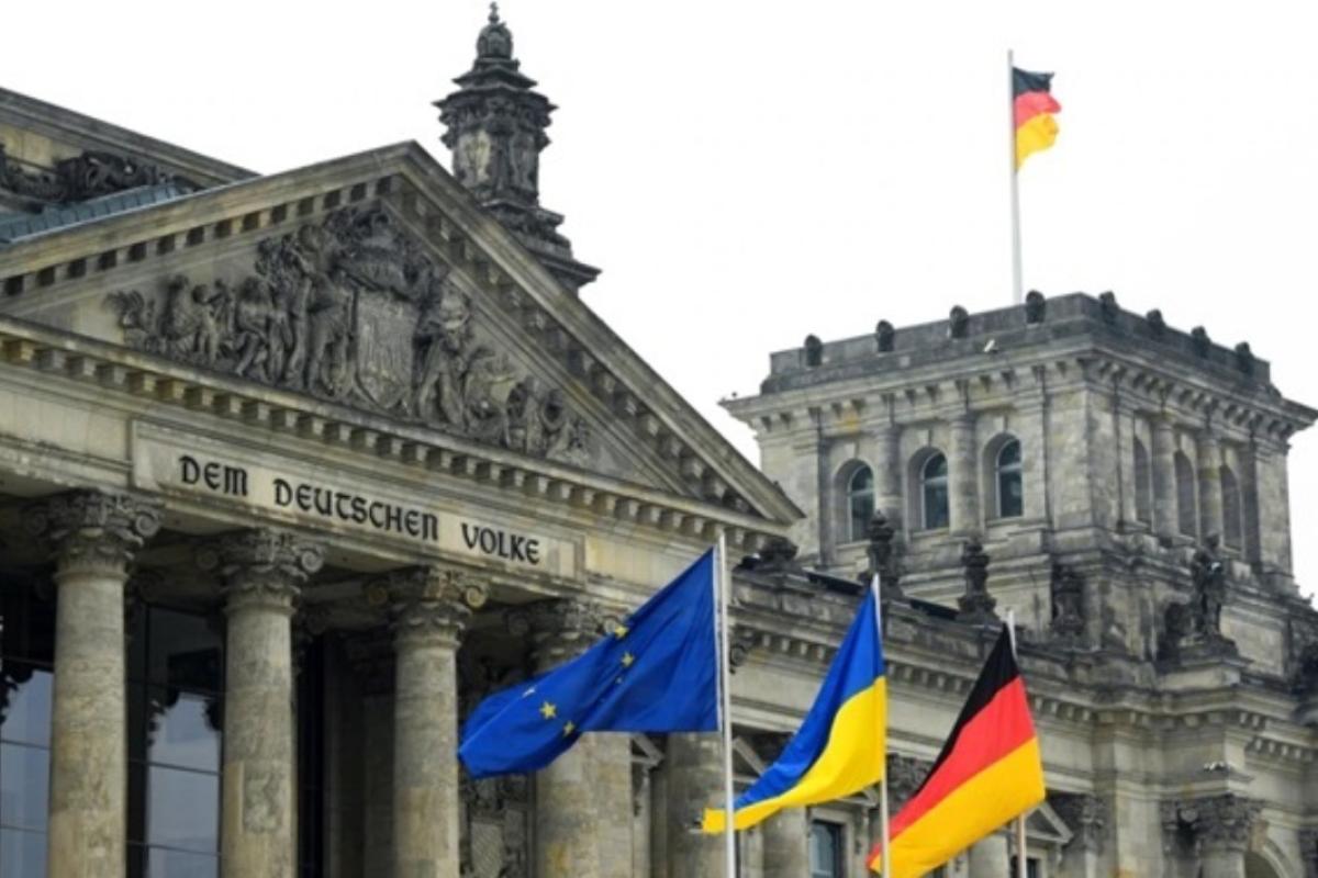 Германия анонсировала предоставление Украине дополнительной помощи на 100 млн евро Германия анонсировала предоставление Украине дополнительной помощи на 100 млн евро