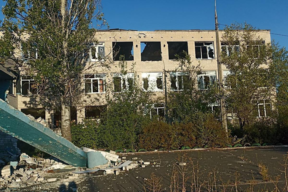 В сети показали, что осталось от одной из школ в оккупированном Северодонецке: фото, видео В сети показали, что осталось от одной из школ в оккупированном Северодонецке: фото, видео