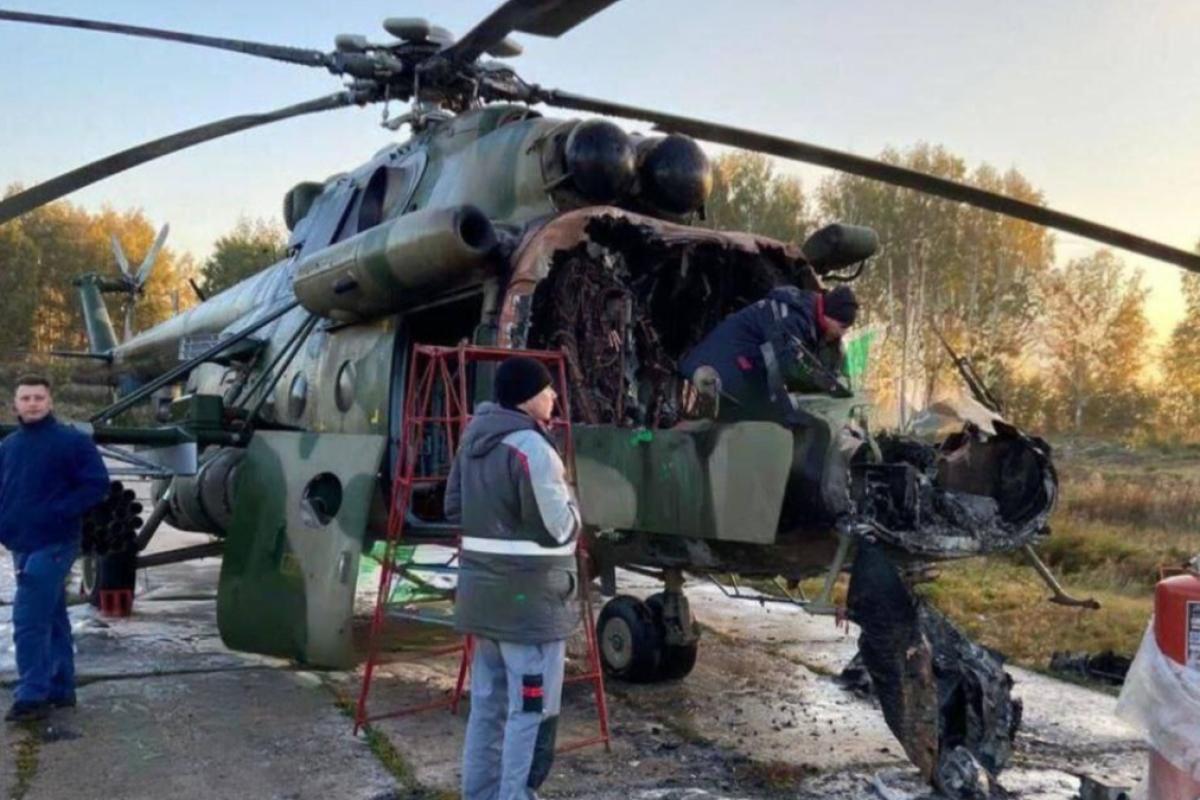 В российском Омске школьники сожгли вертолет Ми-8 В российском Омске школьники сожгли вертолет Ми-8