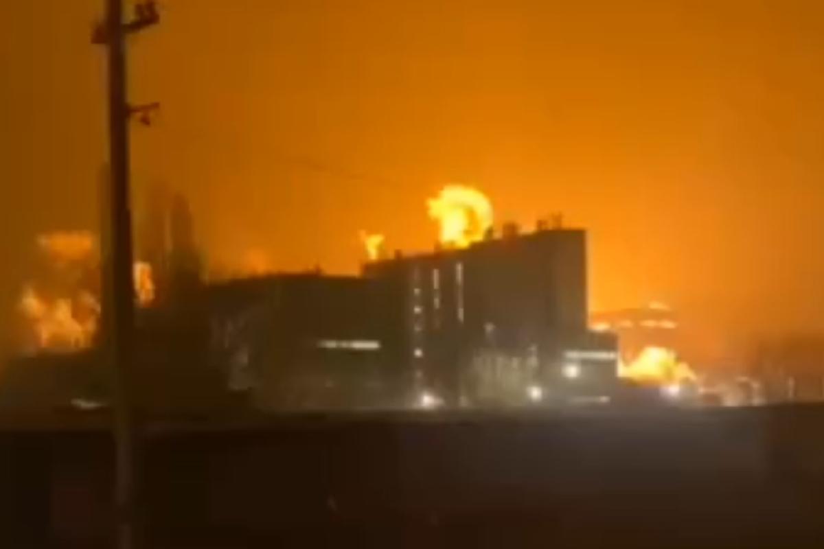 В Воронежской области РФ под удар БПЛА попало промышленное предприятие В Воронежской области РФ под удар БПЛА попало промышленное предприятие