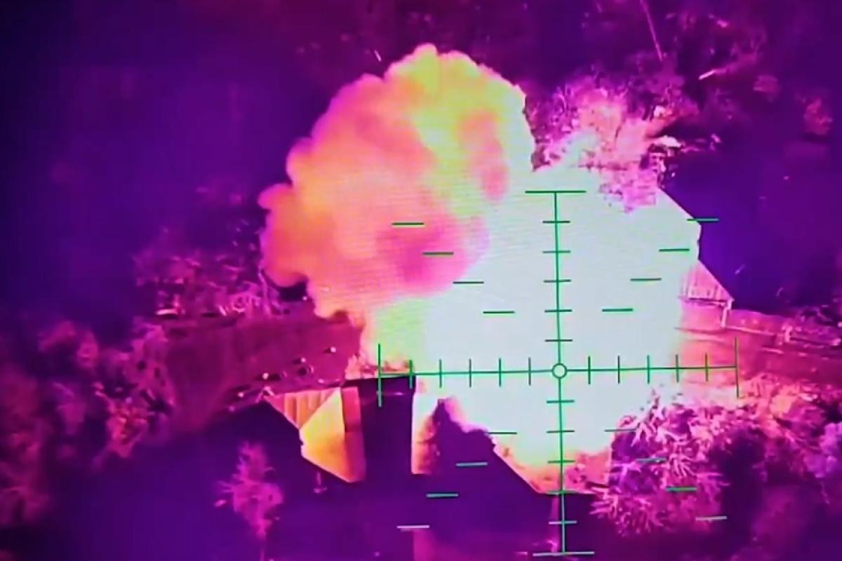 Поблизу Кремінної та Серебрянського лісництва прикордонники знищили укріплення, склади та техніку окупантів Поблизу Кремінної та Серебрянського лісництва прикордонники знищили укріплення, склади та техніку окупантів