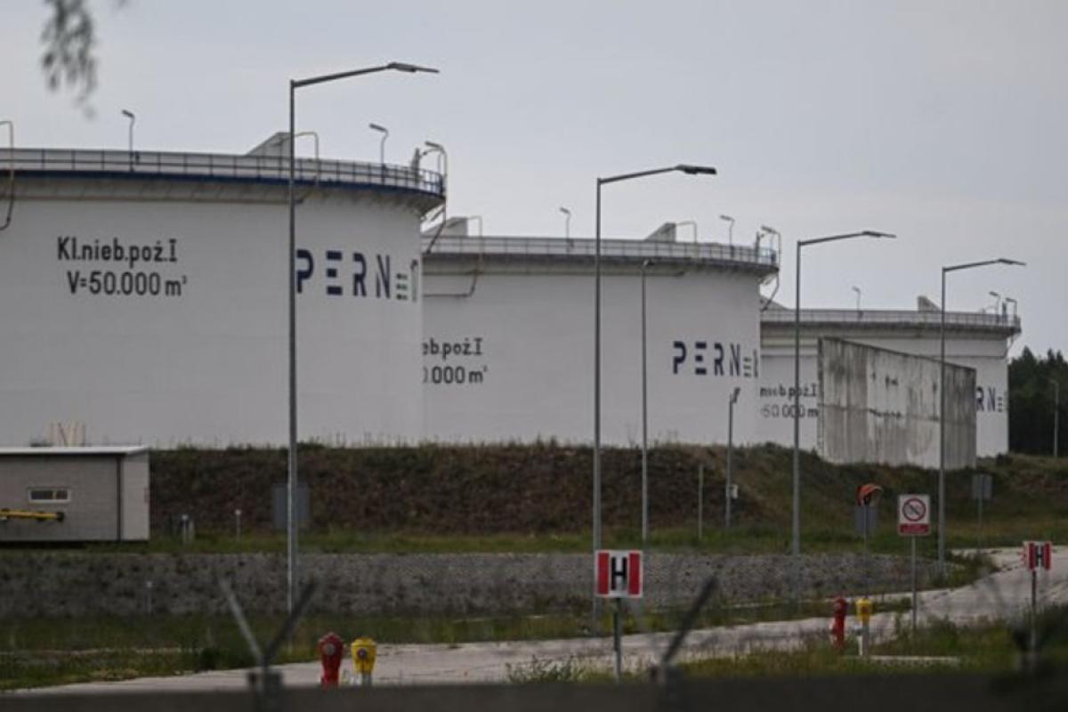 У Польщі стався витік з нафтопроводу "Дружба": що відомо У Польщі стався витік з нафтопроводу "Дружба": що відомо