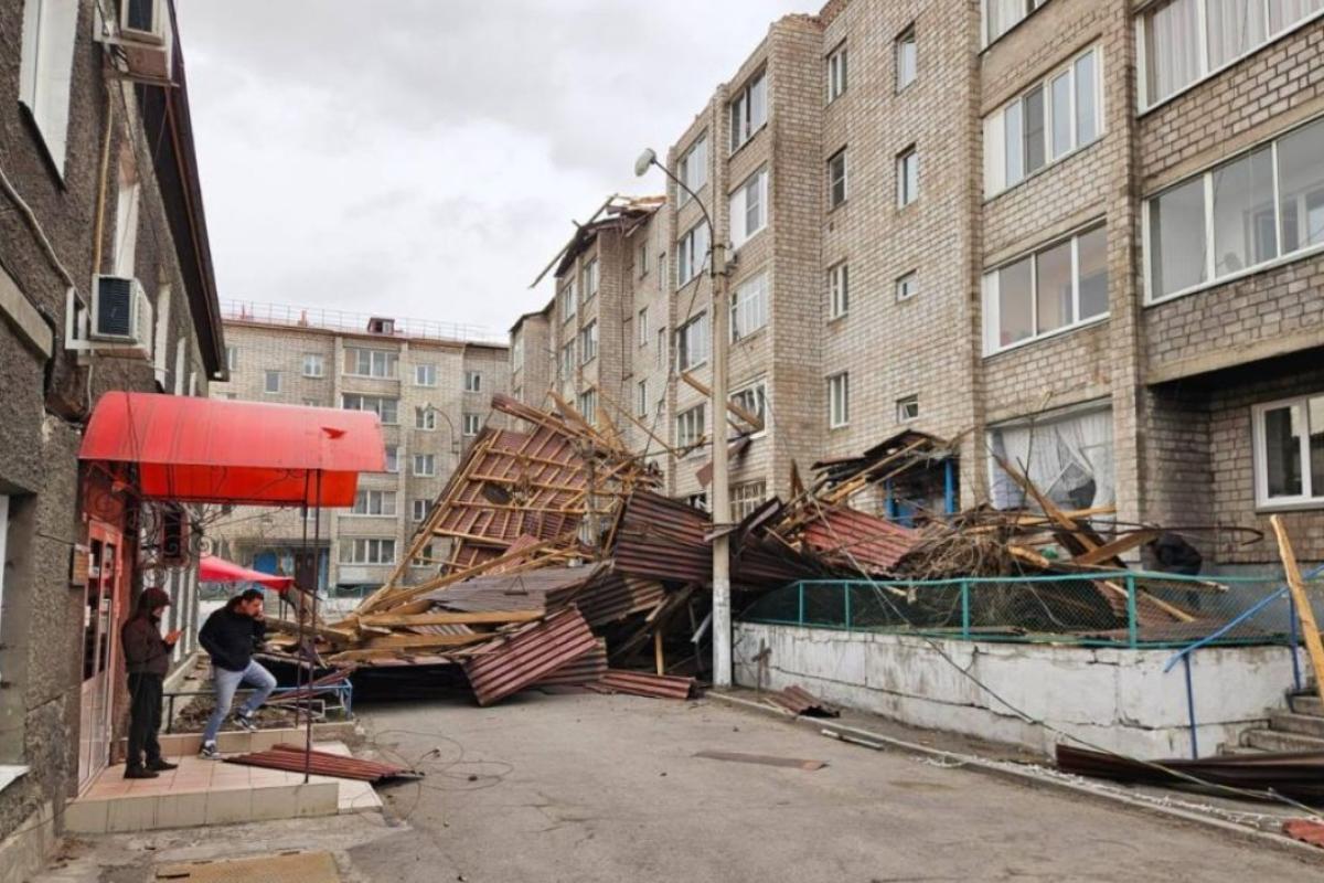 На юг Сибири обрушился мощный ураган