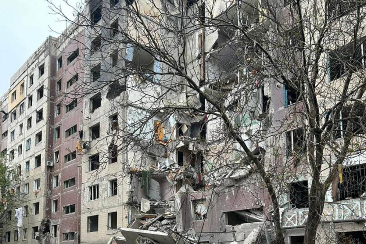Константиновка, россияне сбросили авиабомбу на многоэтажку