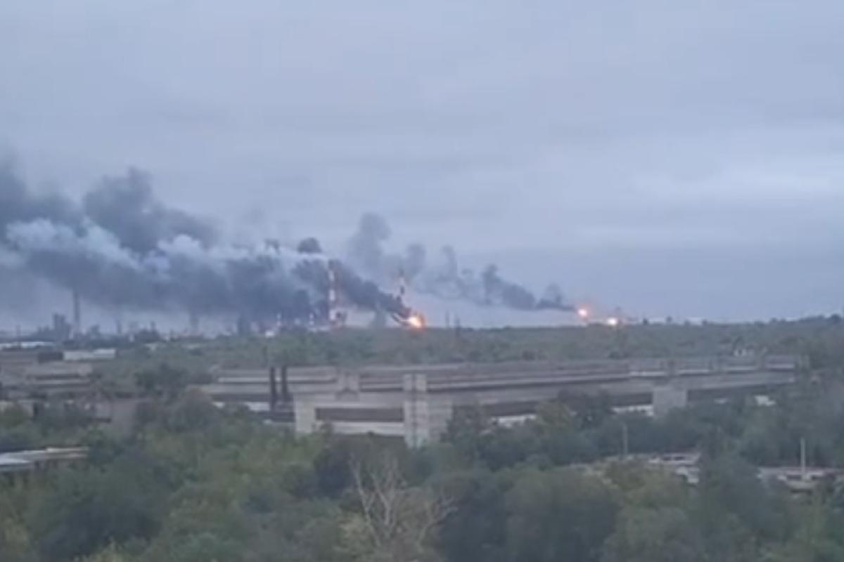 БПЛА атаковали НПЗ в Сызрани