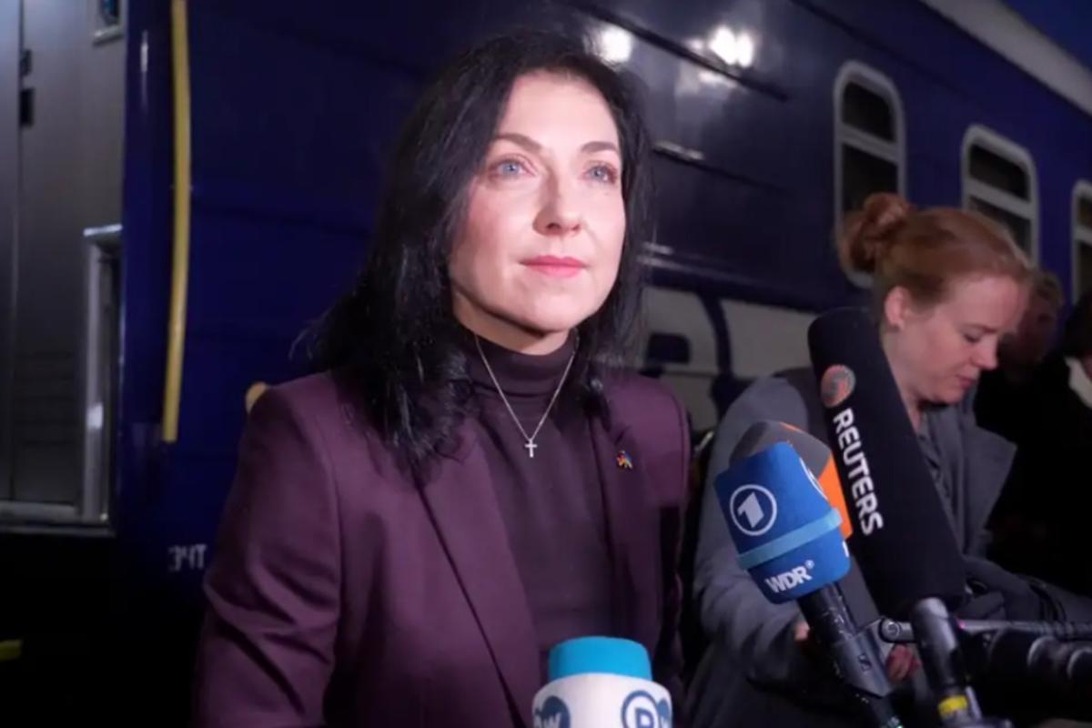 В Киев с визитом прибыла министр экономики Германии Екатерина Райхе. Цель визита – расширение немецко-украинского оборонного сотрудничества В Киев с визитом прибыла министр экономики ФРГ