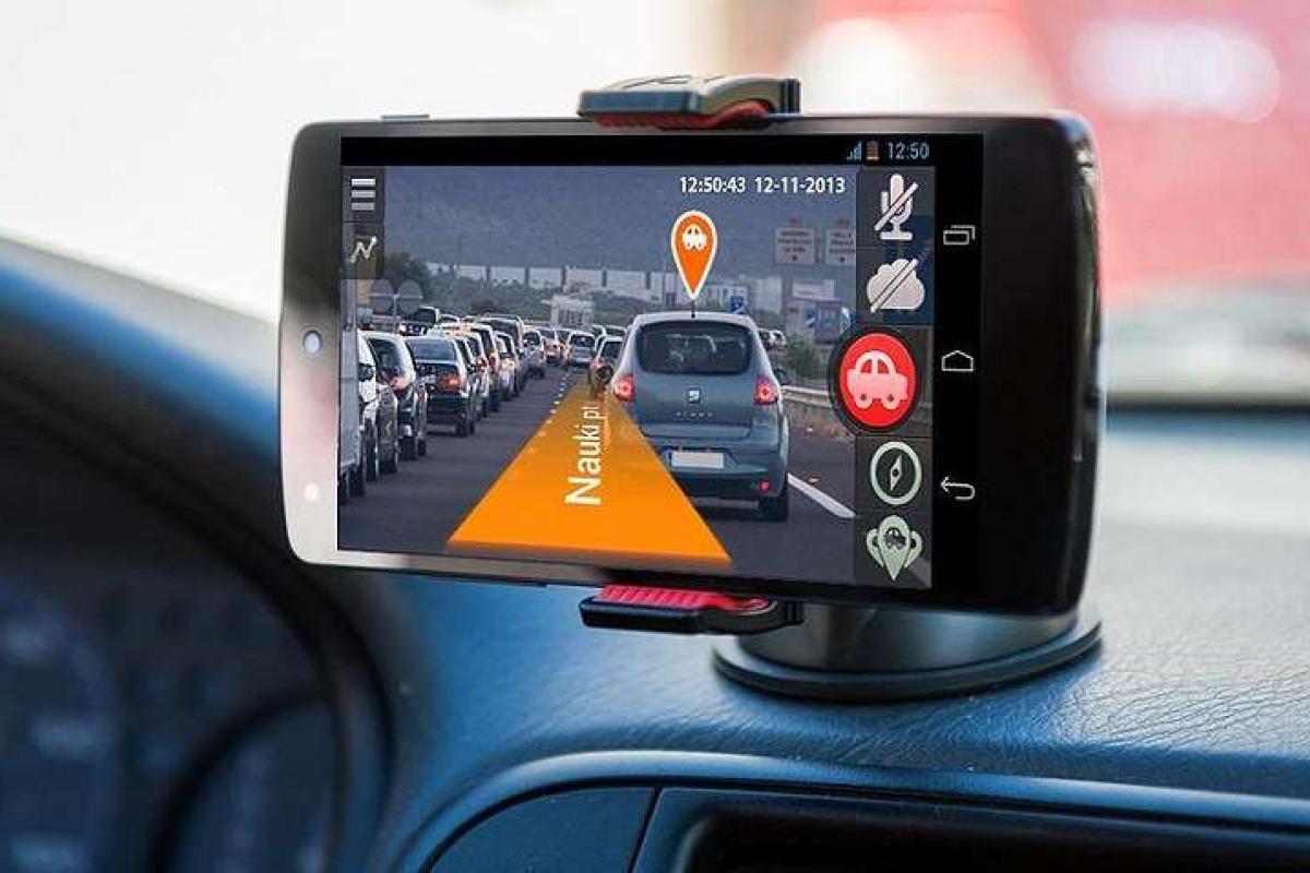 Водителям на заметку: с помощью нового мобильного приложения можно фиксировать нарушения на дороге Водителям на заметку: с помощью нового мобильного приложения можно фиксировать нарушения на дороге