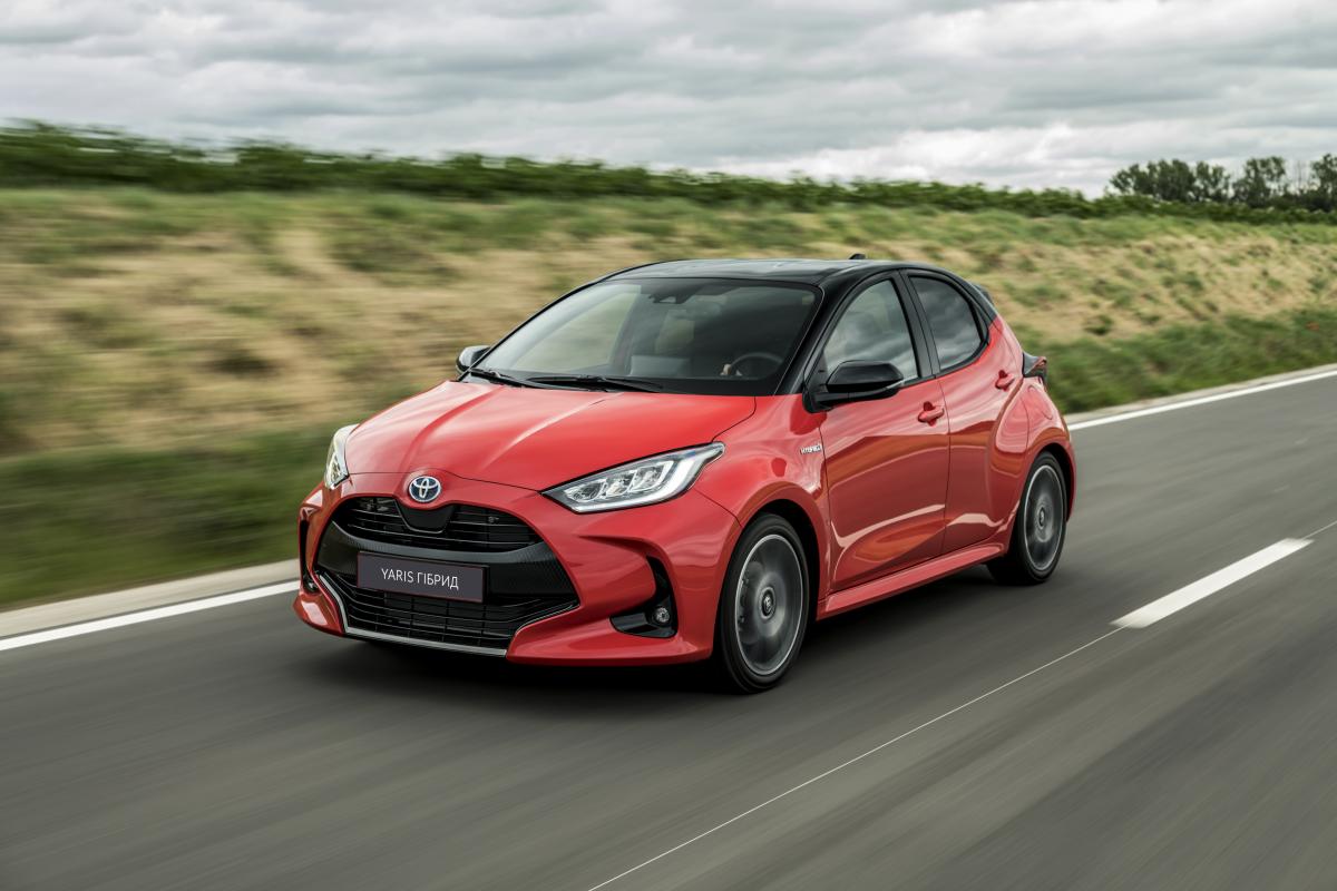Toyota Yaris гибрид – лучший в своем классе Toyota Yaris гибрид – лучший в своем классе