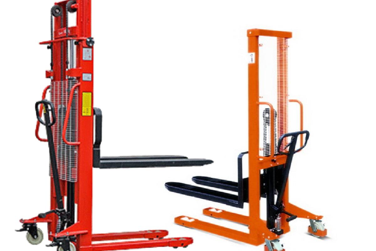 Электрические и полуэлектрические штабелеры: особенности и главные отличия Электрические и полуэлектрические штабелеры: особенности и главные отличия