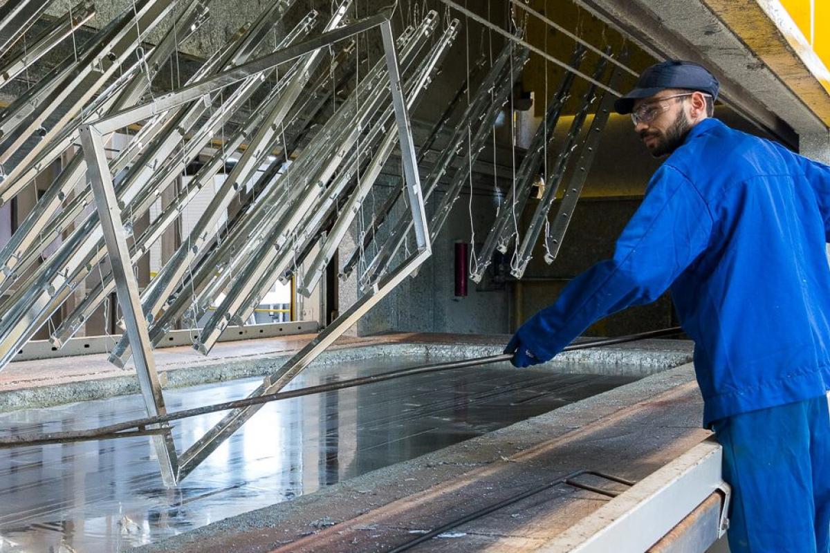 Гаряче цинкування металу: що це таке і де застосовується? Гаряче цинкування металу: що це таке і де застосовується?