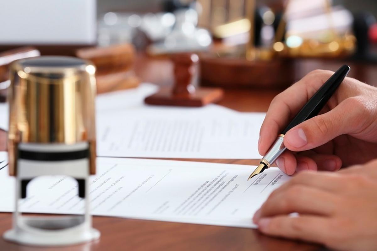 Черга на місяці наперед. Якою є ситуація з нотаріусами на окупованій Луганщині? нотаріус у "ЛНР"