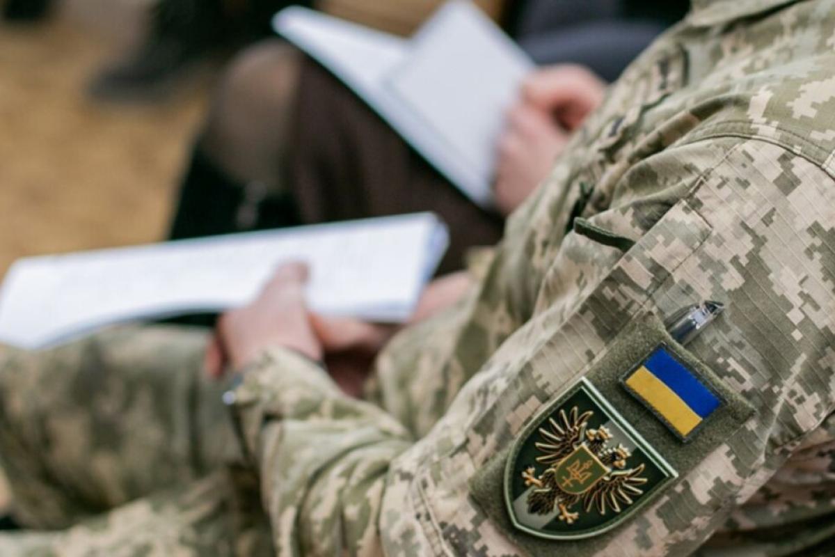 Українським військовим змінять умови контрактів. Як виростуть виплати? виплати військовим