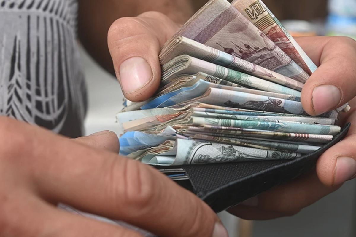 На оккупированной Луганщине более 10 лет не возвращают долги по зарплатам. долги по зарплатам в "ЛНР"