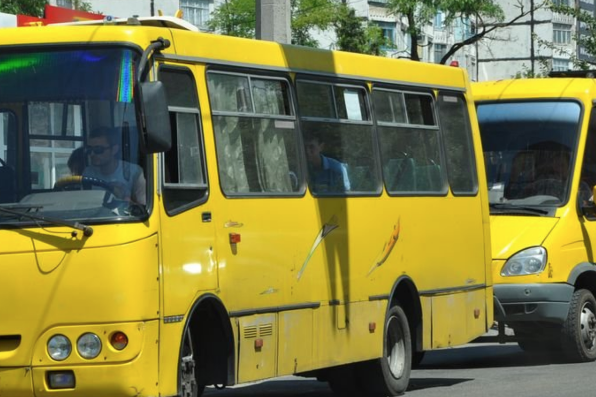 громадський транспорт