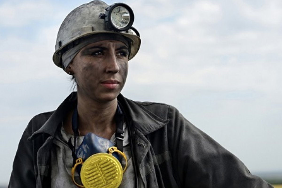 женщины в шахте