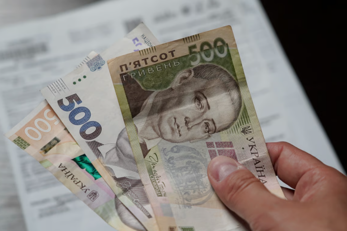 Українці сплачуватимуть військовий збір протягом трьох років після війни. військовий збір