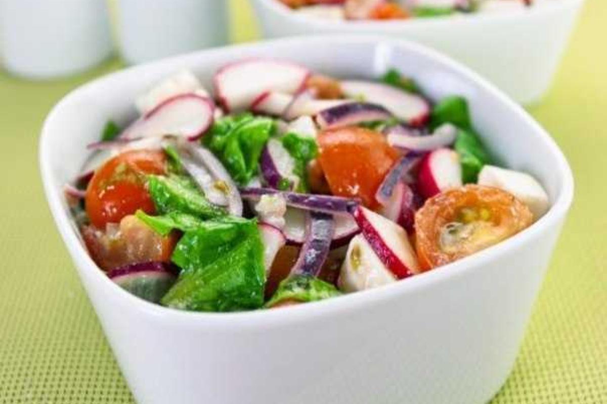 Салат с редисом и фетой Салат с редисом и фетой