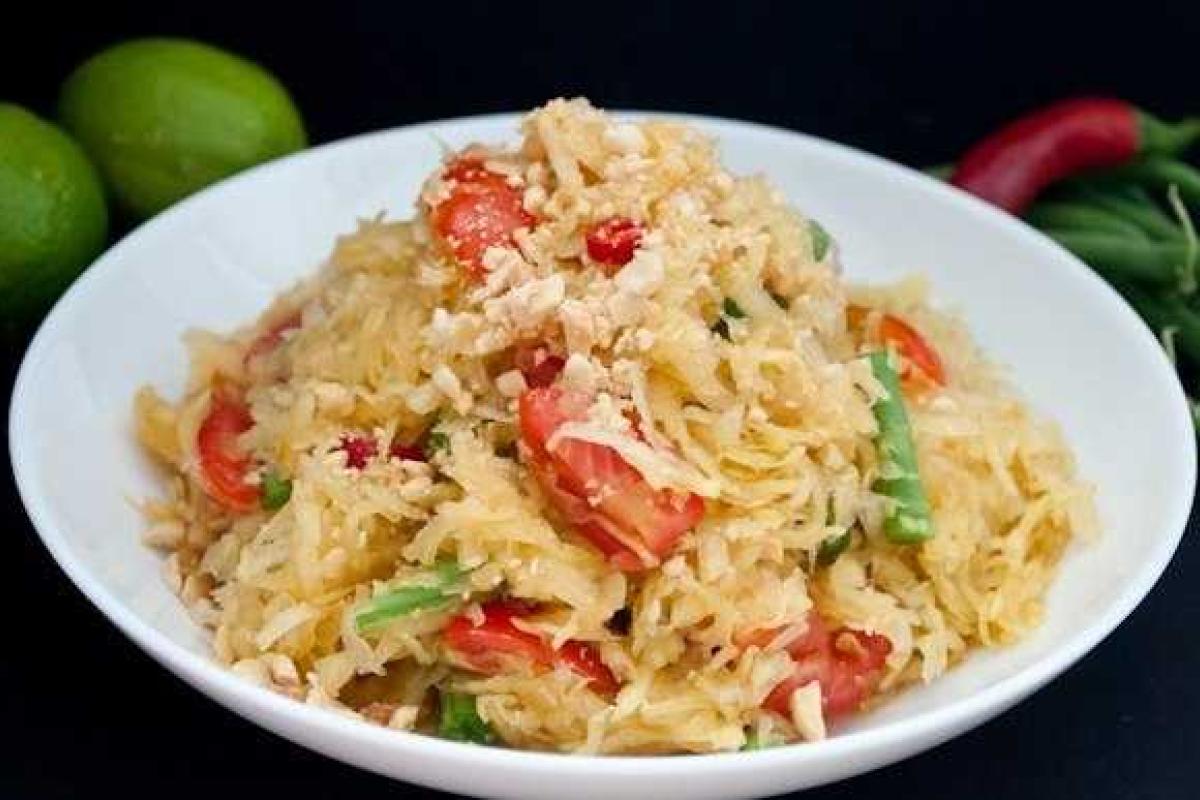 Салат из зеленой папайи 