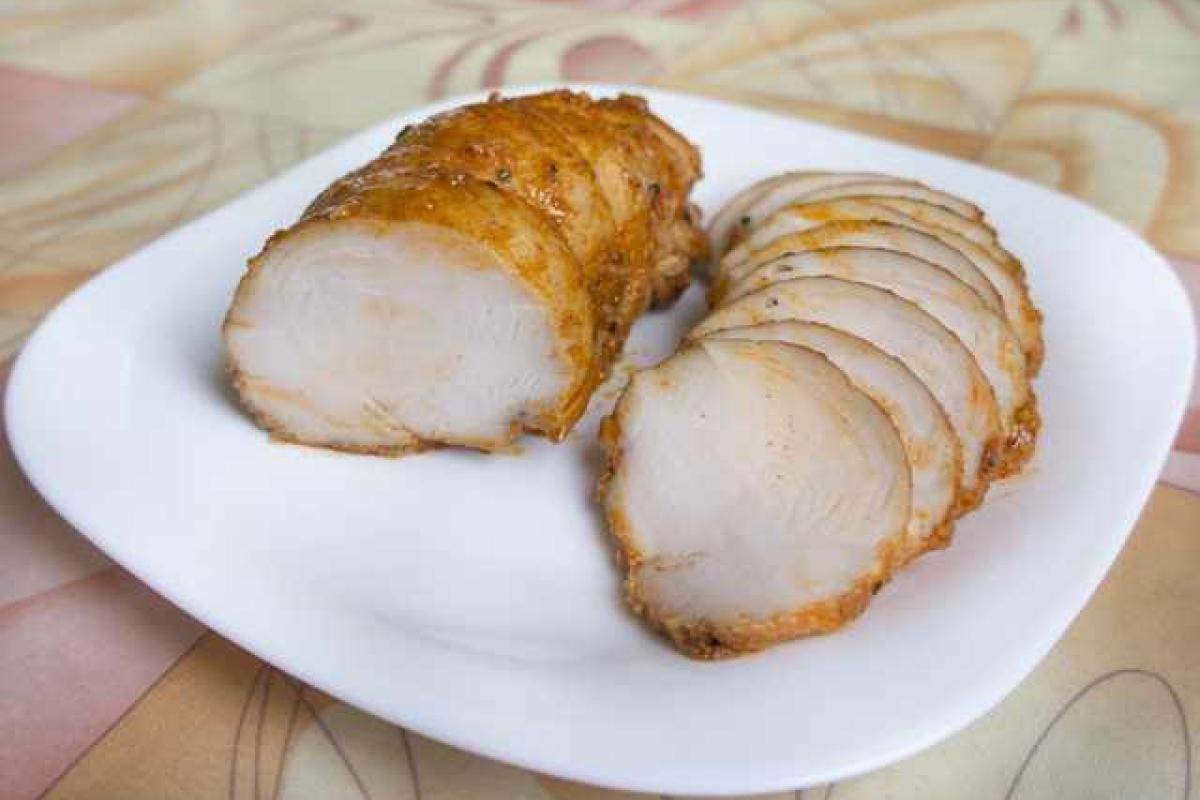Куриная пастрома с мёдом, паприкой и соевым соусом Куриная пастрома с мёдом, паприкой и соевым соусом