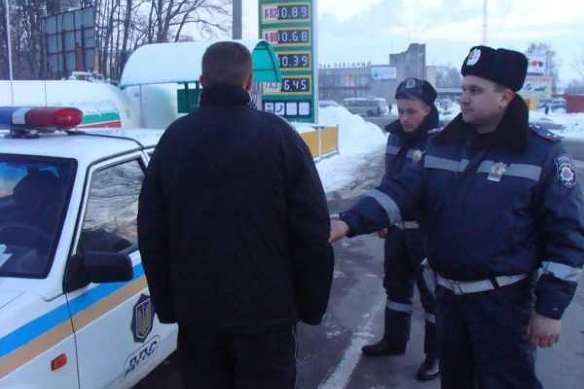 В Яремче Мерседес сбил гаишников, пытаясь скрыться 