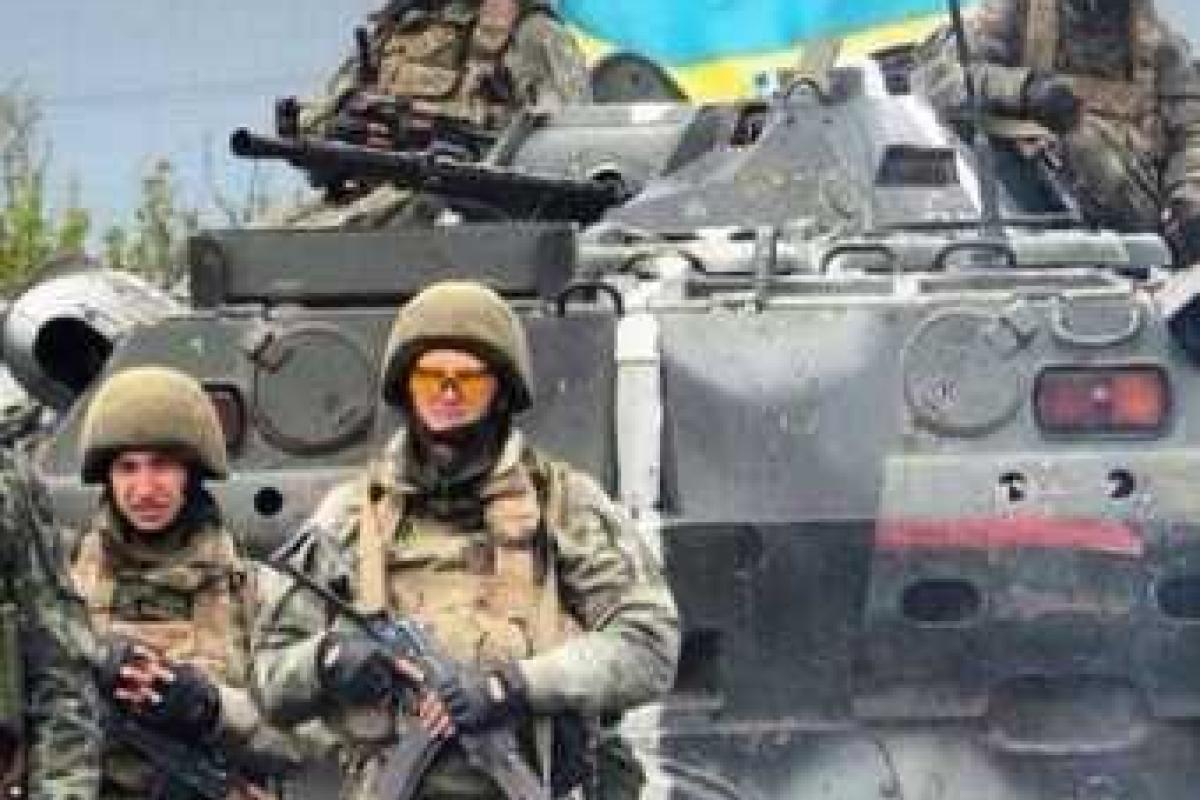 Украинская армия пытается отрезать террористов от границы в районе Краснодона, – СМИ Украинская армия пытается отрезать террористов от границы в районе Краснодона, – СМИ