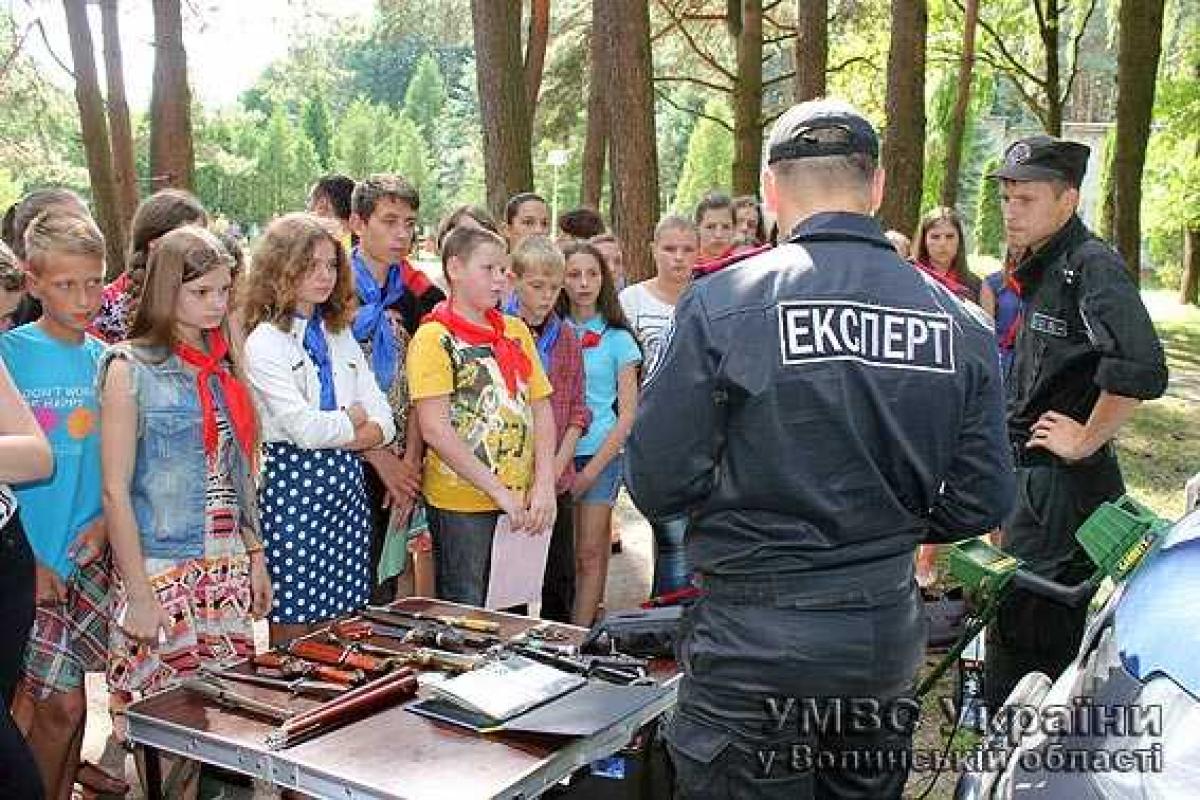 В детском лагере на Волыни состоялся казацко-милицейский праздник В детском лагере на Волыни состоялся казацко-милицейский праздник
