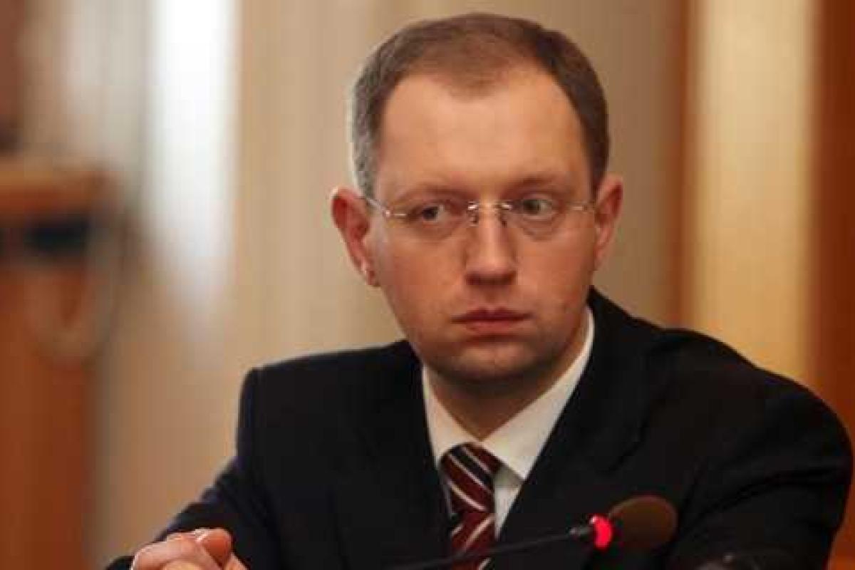 Яценюк пообещал доллар по 12 Яценюк пообещал доллар по 12