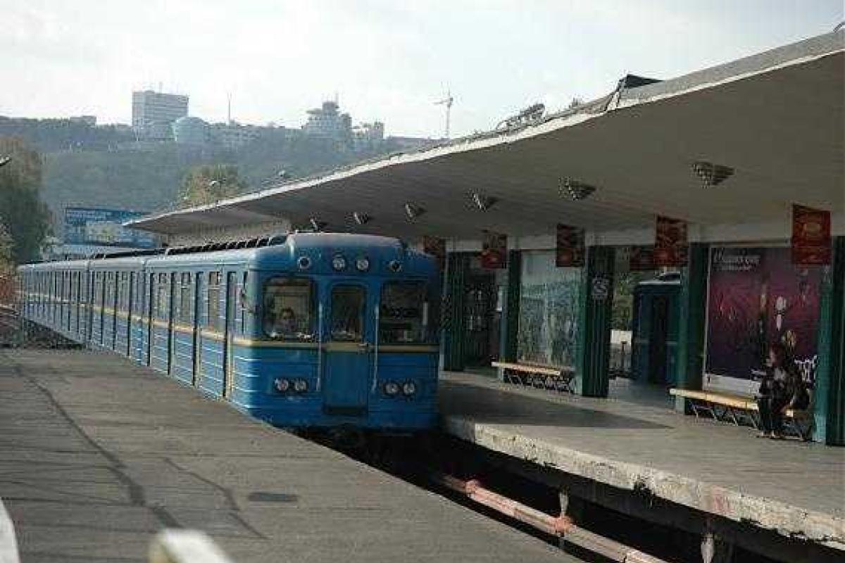 В Киеве утро начинается с сообщений о минировании метро В Киеве утро начинается с сообщений о минировании метро
