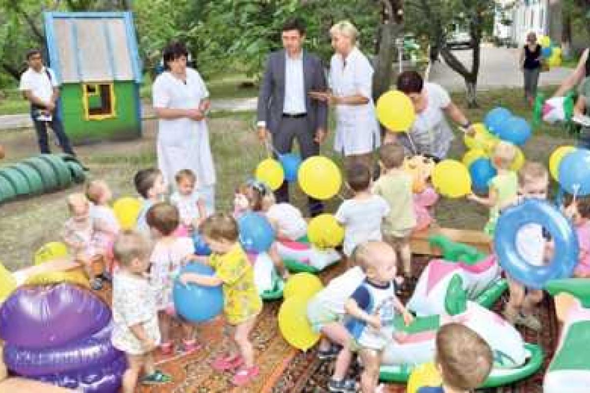 Металлурги взяли под опеку детей-сирот из Донецка Металлурги взяли под опеку детей-сирот из Донецка