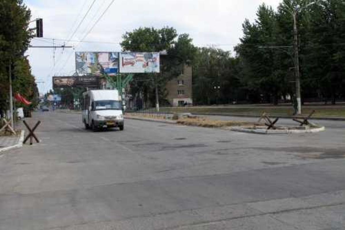 Луганск: сдавать нельзя отвоевывать Луганск: сдавать нельзя отвоевывать