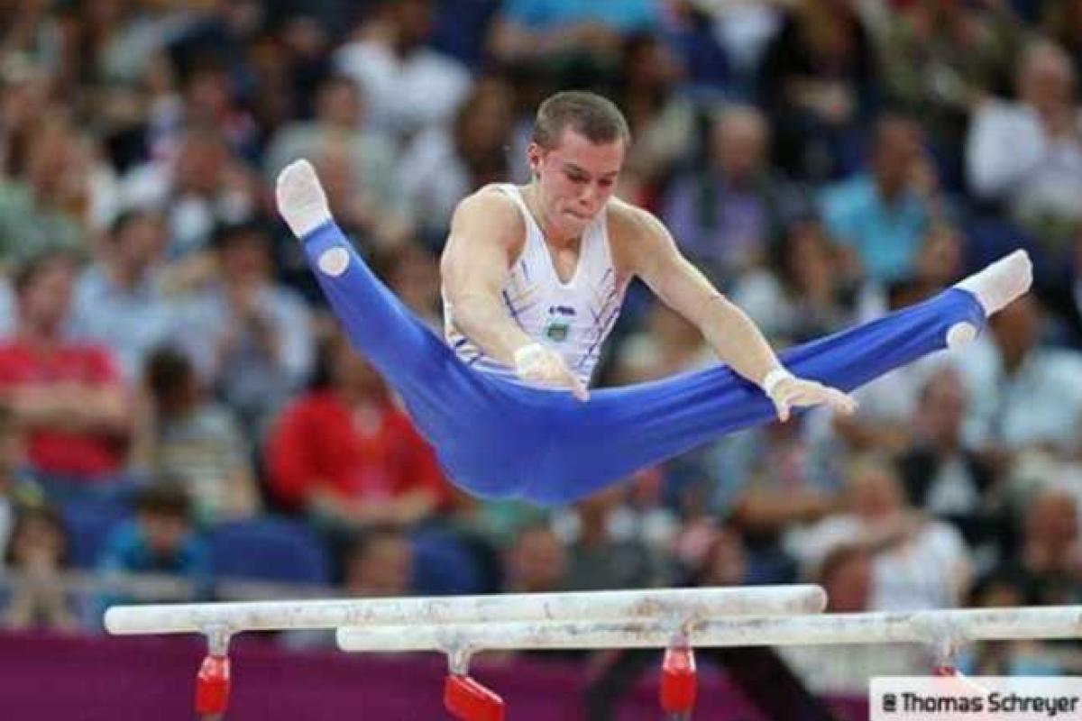 Олег Верняев выиграл чемпионат мира по спортивной гимнастике Олег Верняев выиграл чемпионат мира по спортивной гимнастике