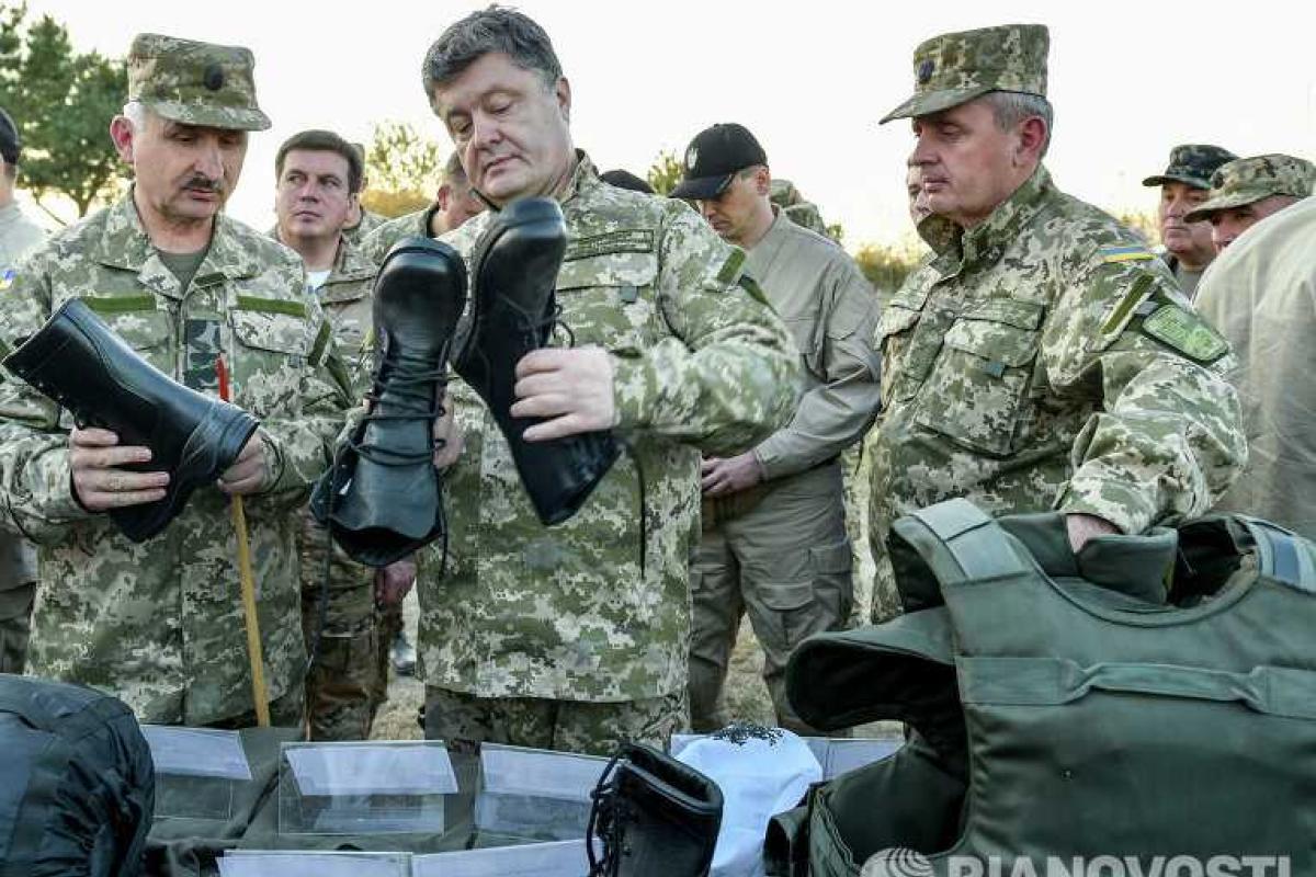 Порошенко посетил Житомирскую область с рабочей поездкой Порошенко посетил Житомирскую область с рабочей поездкой