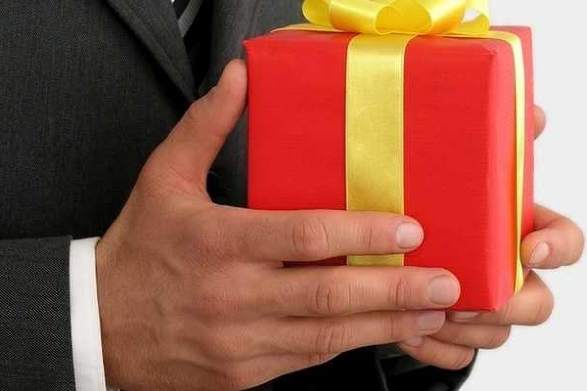 Что подарить деловому мужчине 