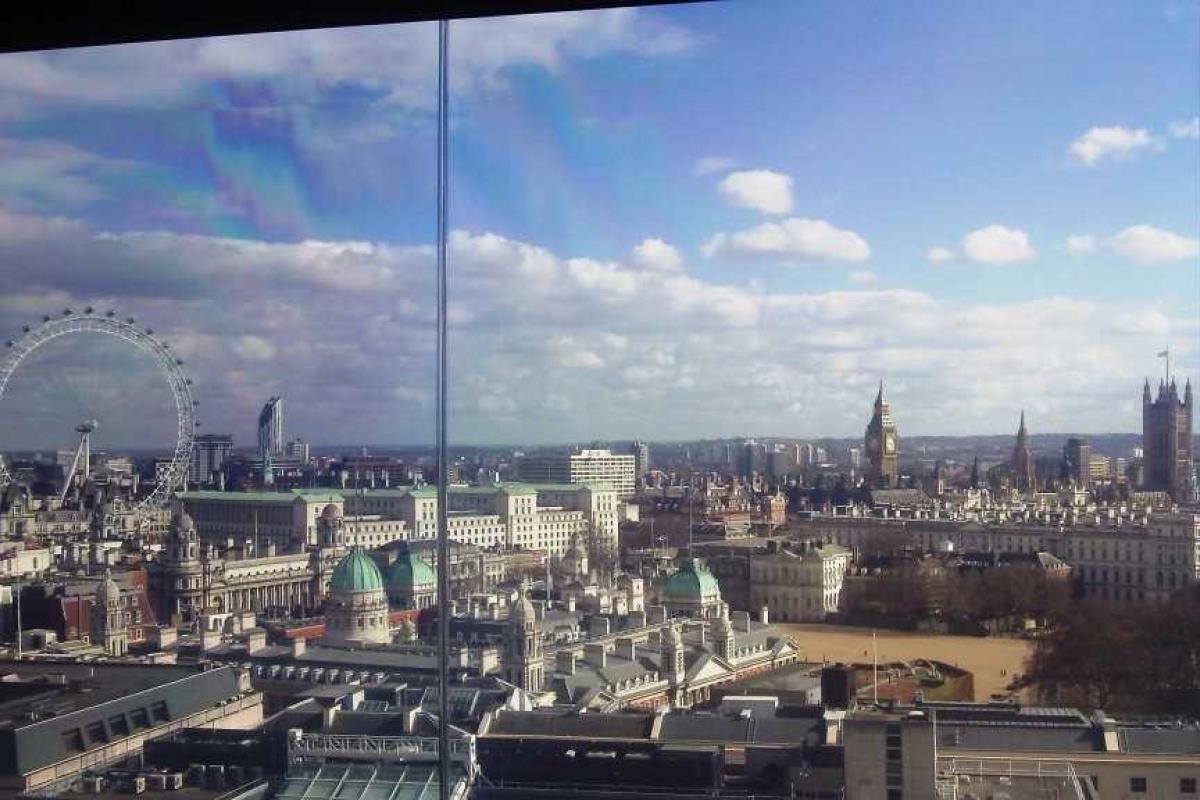 "Умное" стекло - энергосберегающая альтернатива шторам "Умное" стекло - энергосберегающая альтернатива шторам