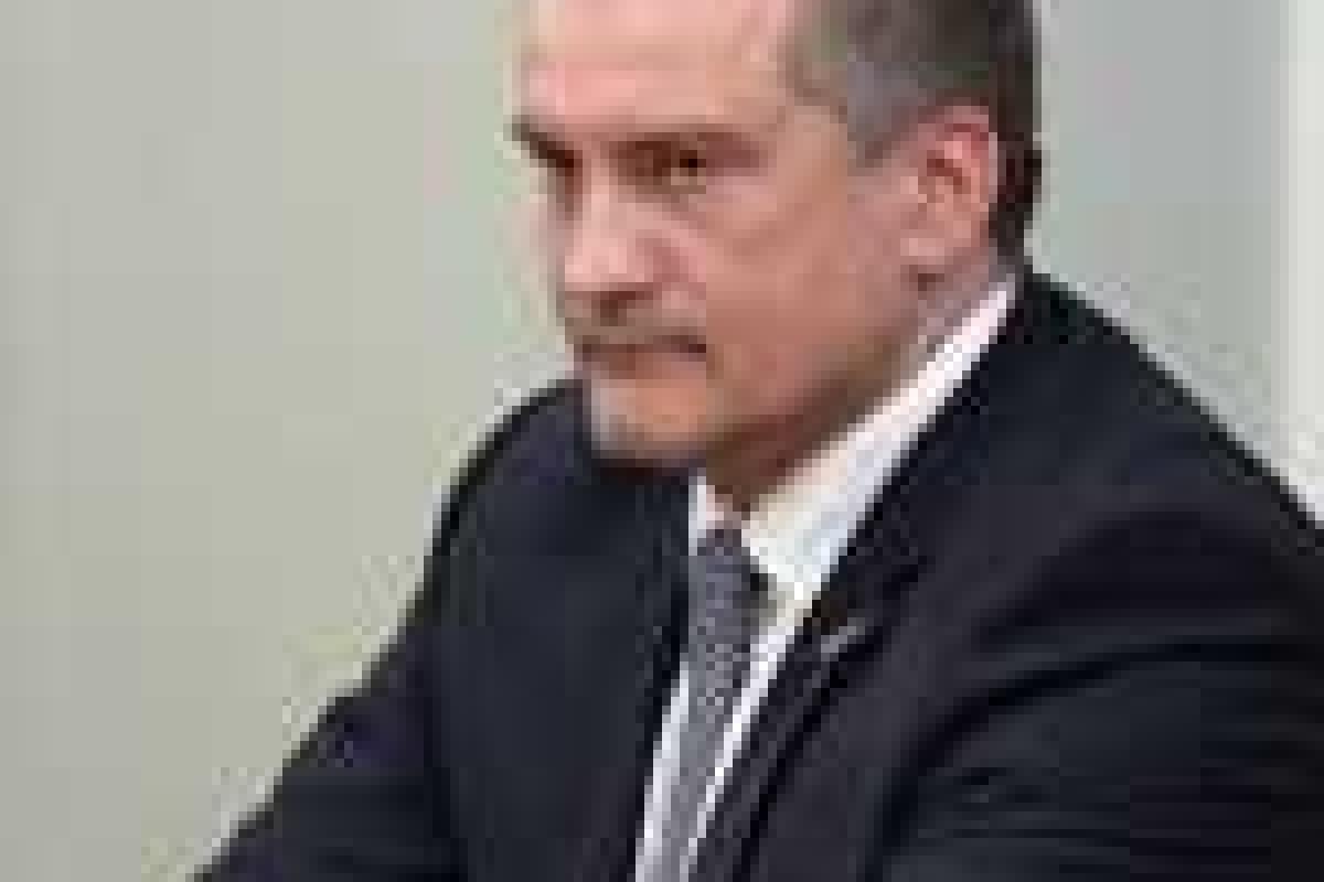 Аксенов: Киев хочет шантажировать Россию электроэнергией для Крыма Аксенов: Киев хочет шантажировать Россию электроэнергией для Крыма