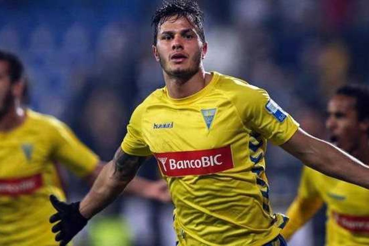 Гимараэш терпит второе поражение в сезоне: Эшторил — Витория Гимараэш 1:0 Гимараэш терпит второе поражение в сезоне: Эшторил — Витория Гимараэш 1:0